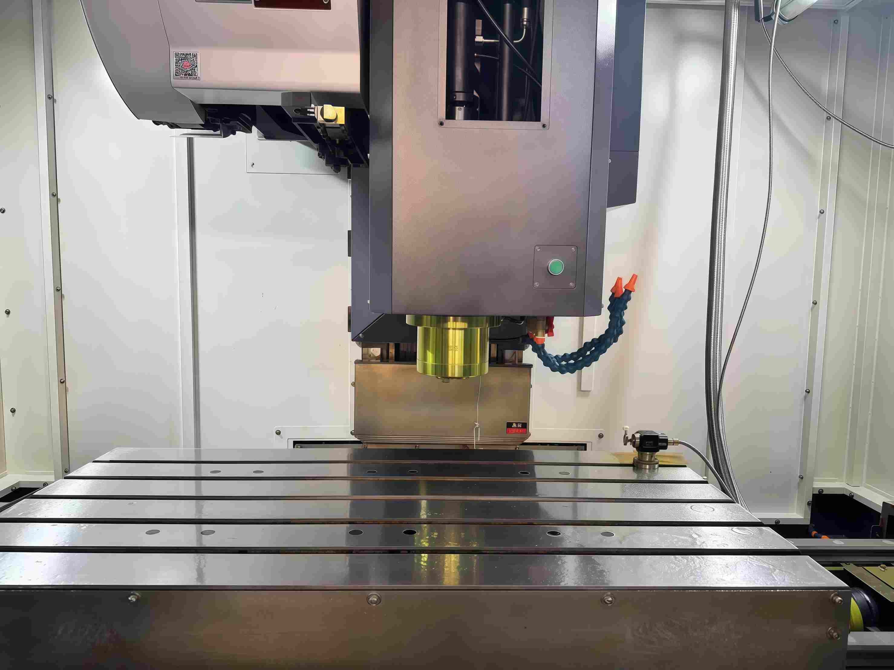 Centro di lavoro verticale VMC1160