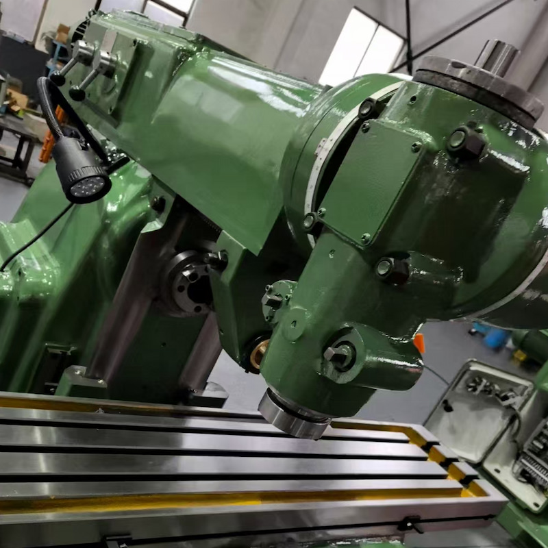 Precision Universal Metal Milling Machine