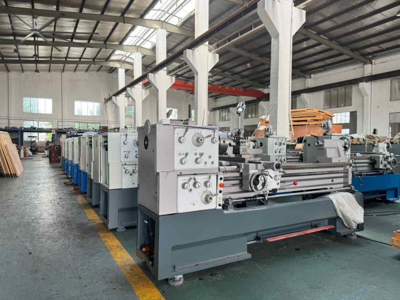 heavy duty lathe machine