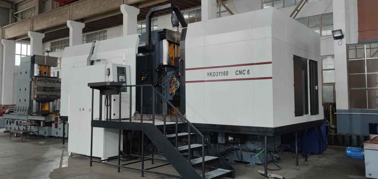 CNC gear hobbing machine 4 axis