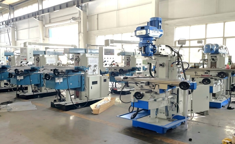 Fresatrice verticale CNC: attrezzatura di precisione fondamentale per la moderna lavorazione dei metalli.
