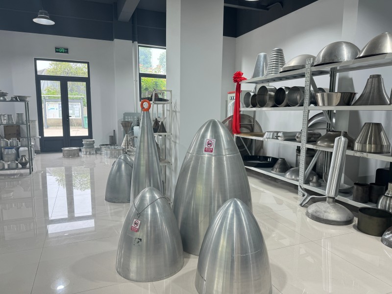 Metal Spinning Machine for Pot & Pan Metal Spinning Machine for Pot & Pan
