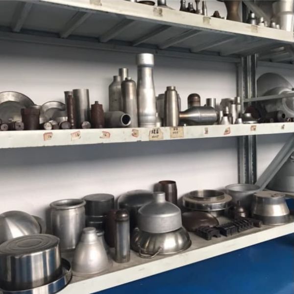 Macchina per la formatura e la filatura di colli di tubi con valvola Venturi ad alta resistenza CNC KSTNS-180-1