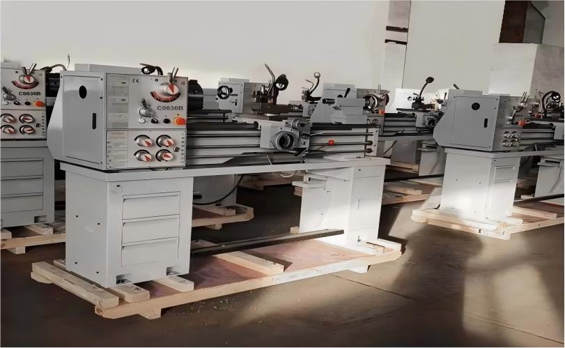 Tornio manuale universale, piccolo tornio per metalli per officina