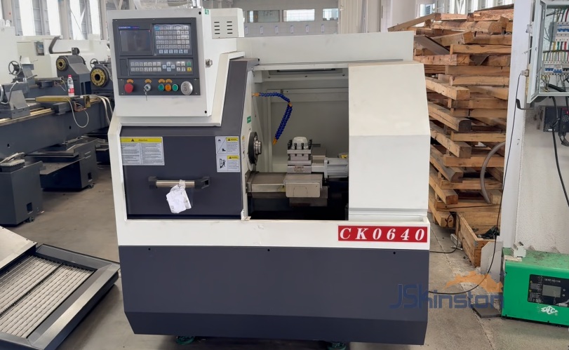 Tornio CNC CK0640 con controllore GSK, piccola macchina per tornitura ad alta precisione